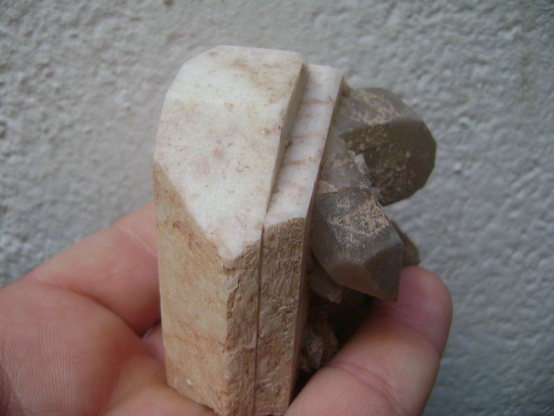 Microcline and Quartz
7 x 5 x 4 cm.
(Autor: ApitaAngel)