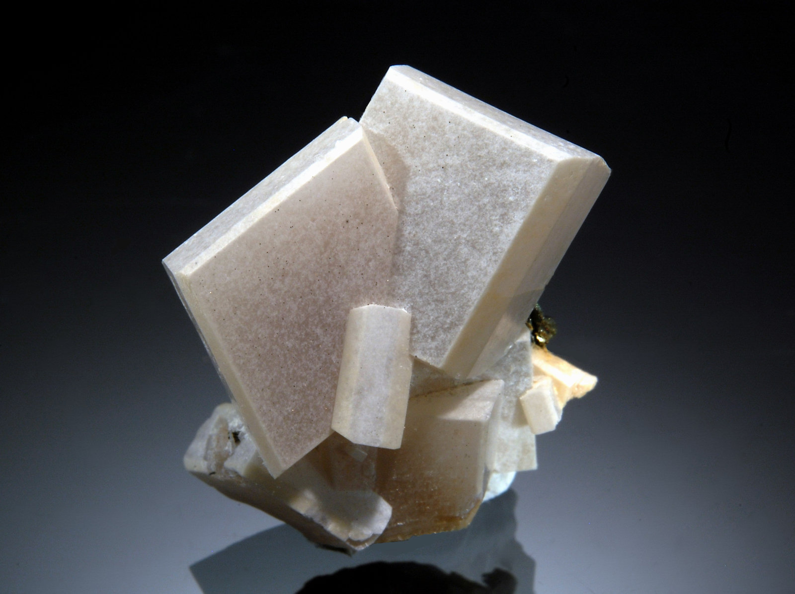 Barite
2.3 x 2.5 cm
(Autor: Michael Shaw)
