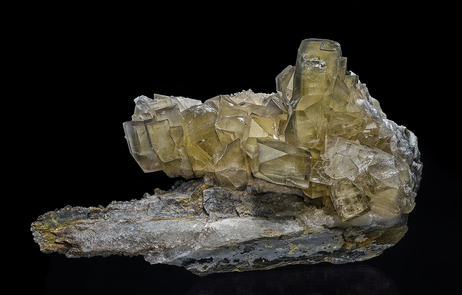 Barite
8.0 x 15.5 cm
(Autor: am mizunaka)