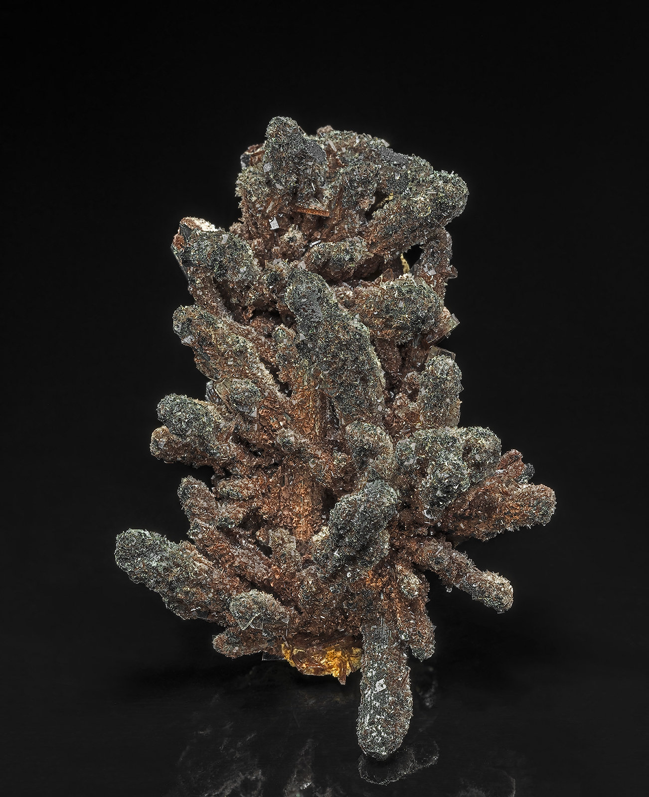 Barite, Stibnite
7.7 x 4.9 cm
(Autor: am mizunaka)