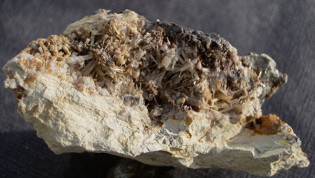 Cerussite
8cm
(Autor: colin robinson)
