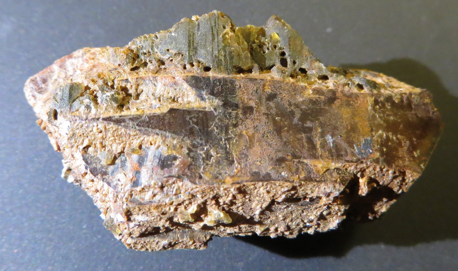 Baryte
45 x 20 x 17 mm;  44 grams
(Autor: kakov)