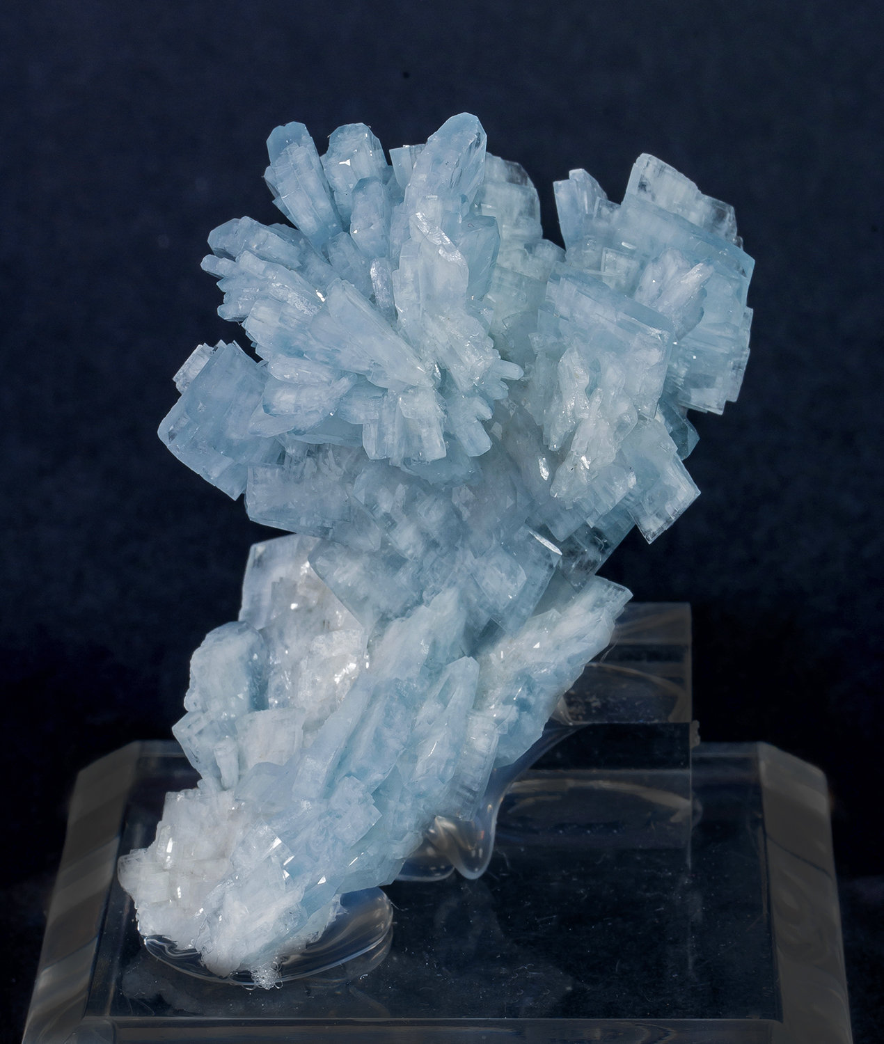 Baryte
5.9 × 3.8 × 3.7 cm
(Autor: Jordi Fabre)