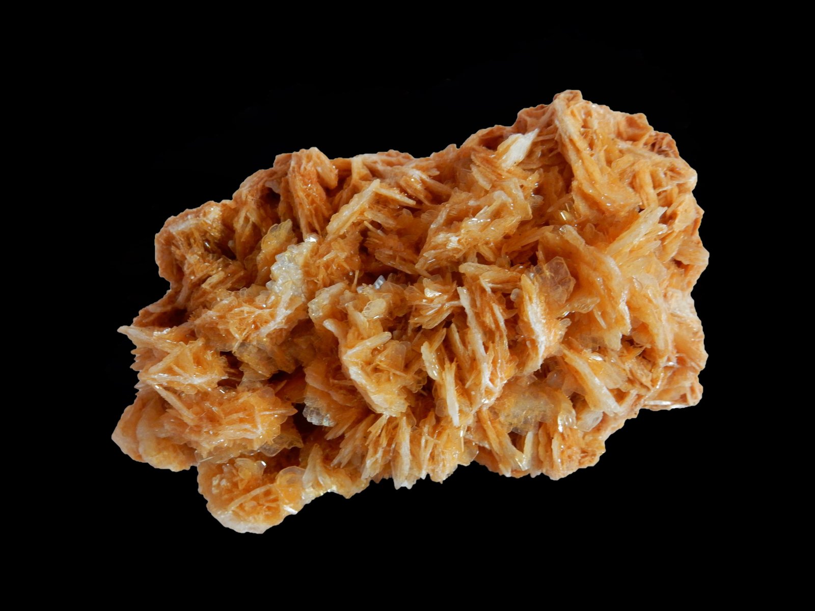 Baryte with Realgar inclusions
120x70x60 mm
(Autor: Dany Mabillard)