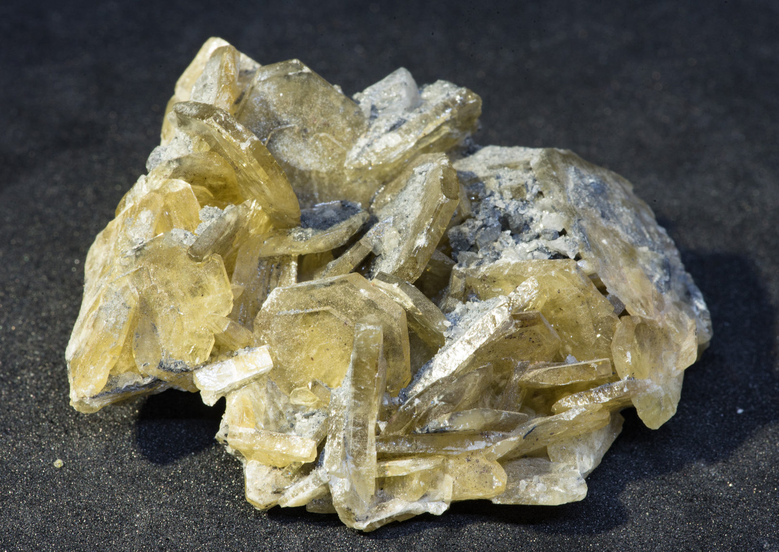 Baryte
46mm x 38mm x 19mm
(Autor: Bergur_E_Sigurdarson)