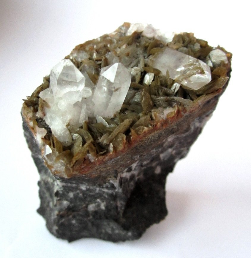 Quartz, Siderite
Specimen height 5 cm, the three main quartzes measure 10, 13 and 16 mm
(Autor: Tobi)