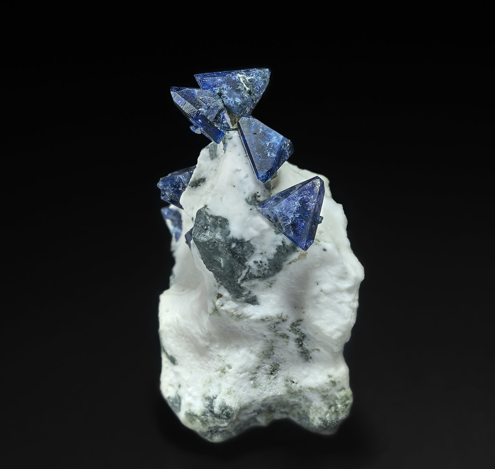 Benitoite
6.4 x 3.4 cm
(Autor: am mizunaka)