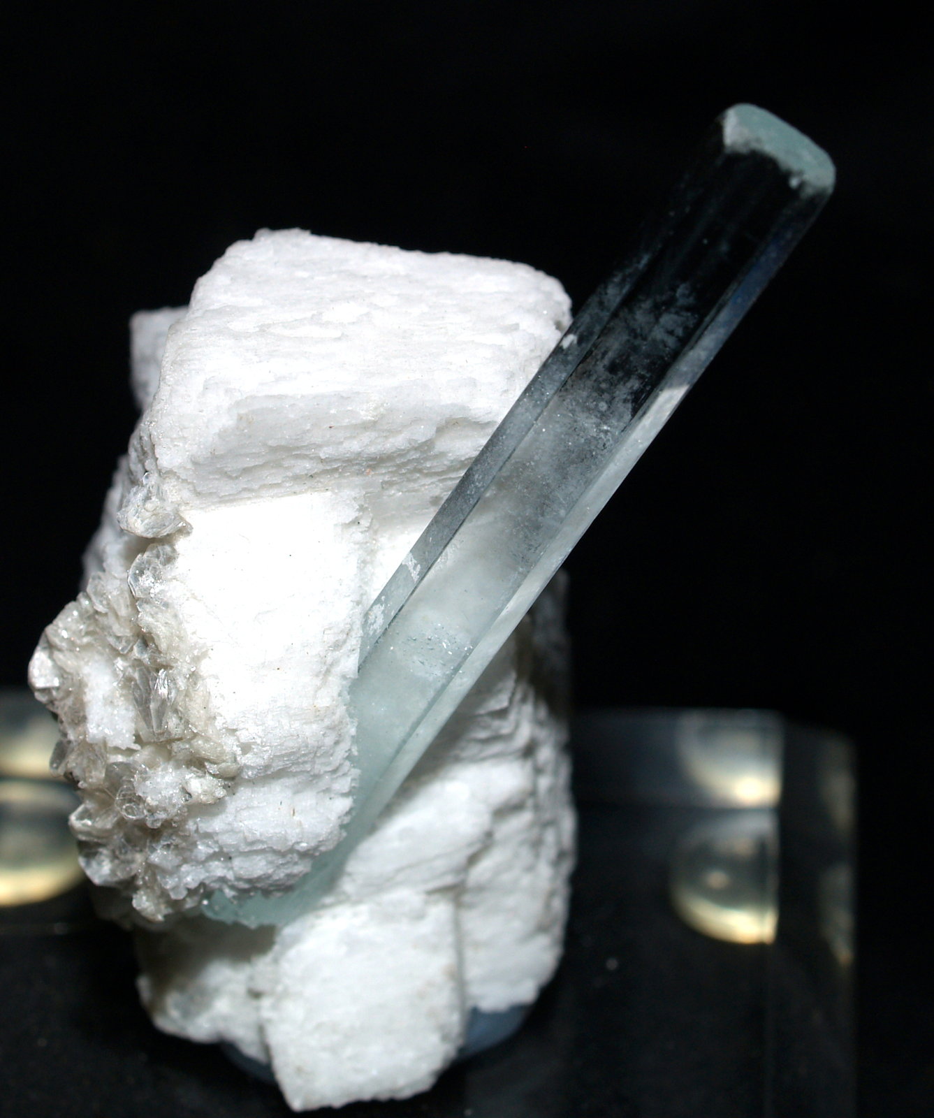 Beryl with Albite
5x2x2 cm
(Autor: Joseph DOliveira)