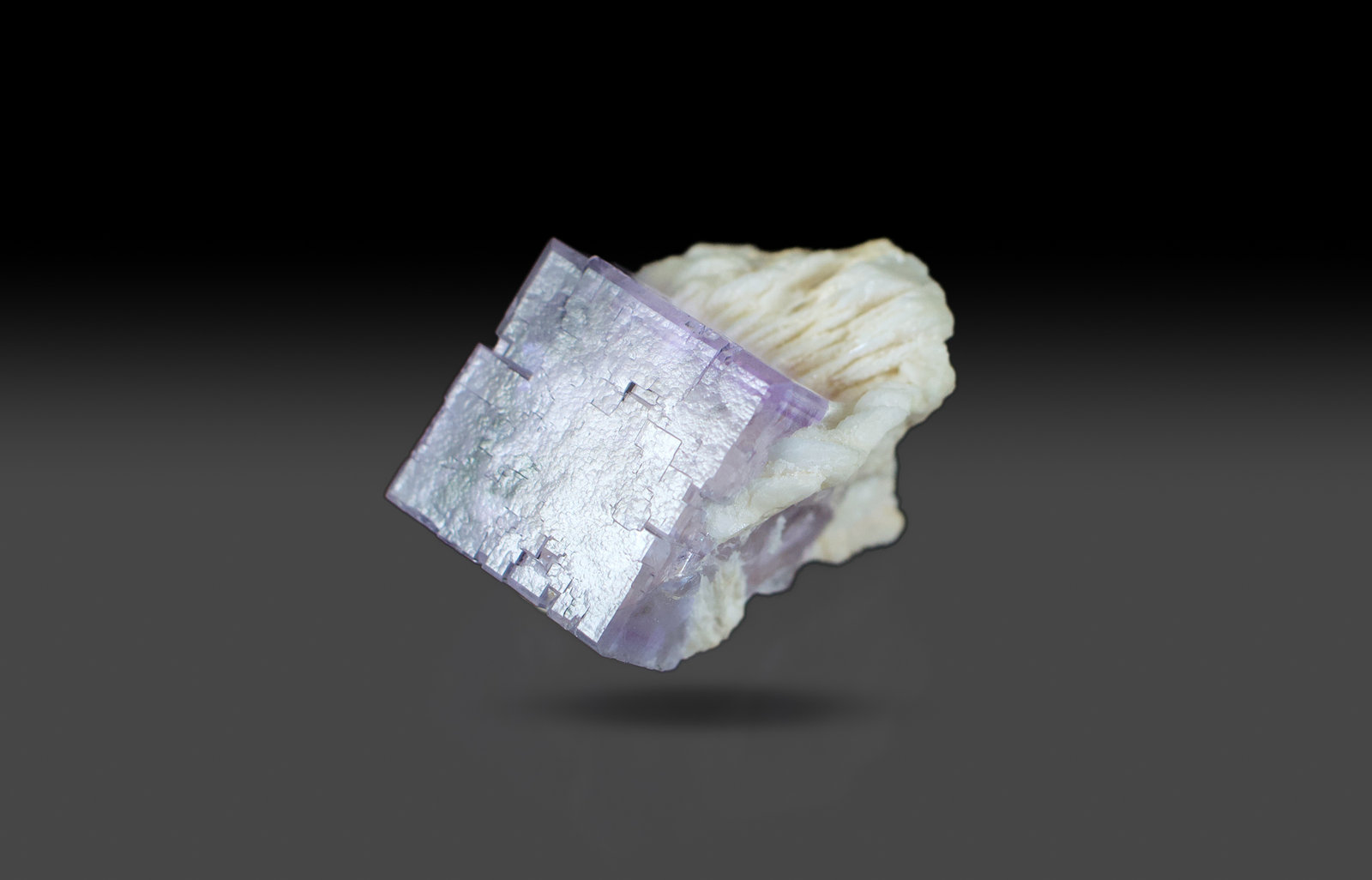 Fluorite on Barite
4.4cm x 3.5cm x 3.4cm
(Autor: k-m.minerals)