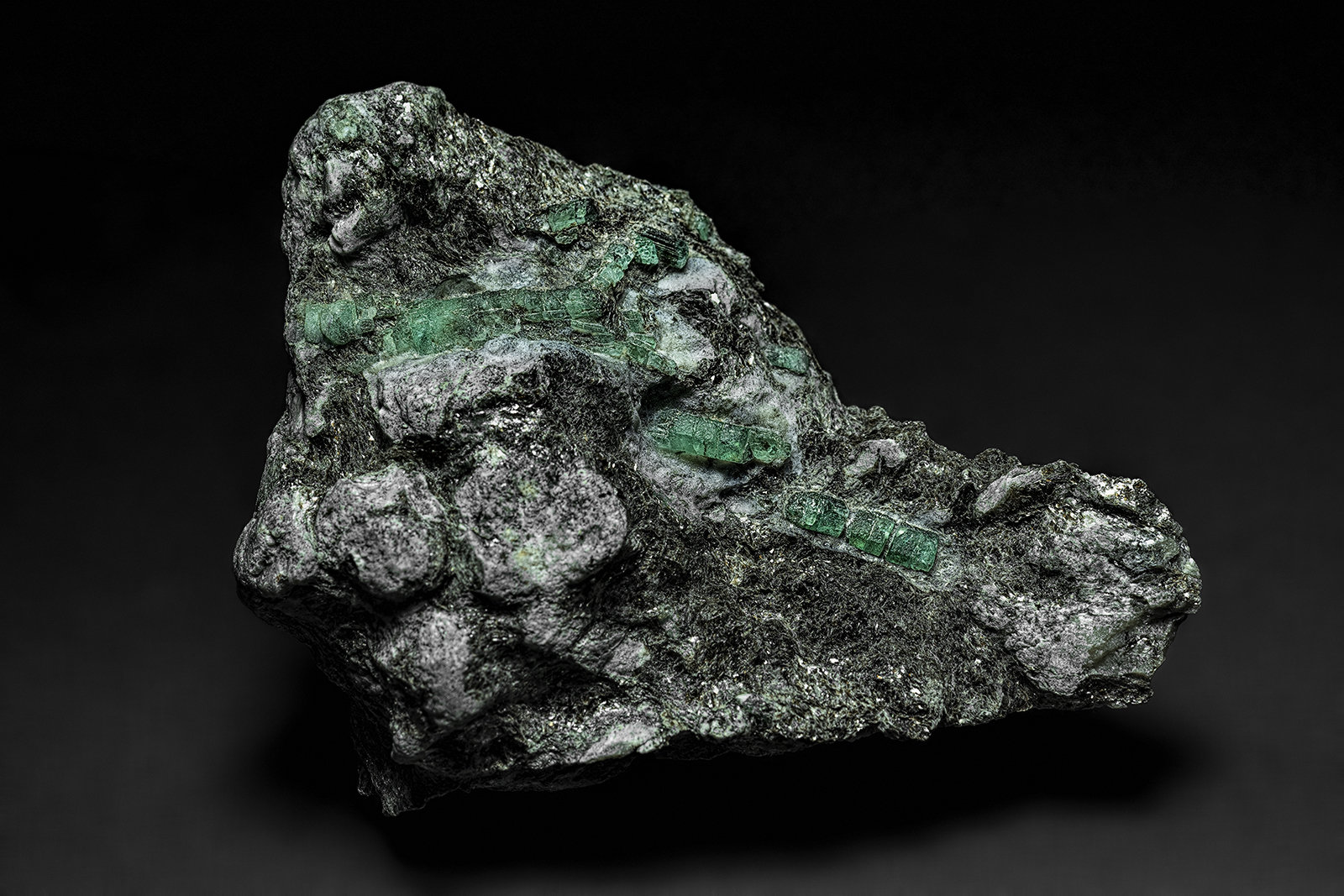 Beryl (variety emerald)
8.0 x 5.9 cm
(Autor: am mizunaka)