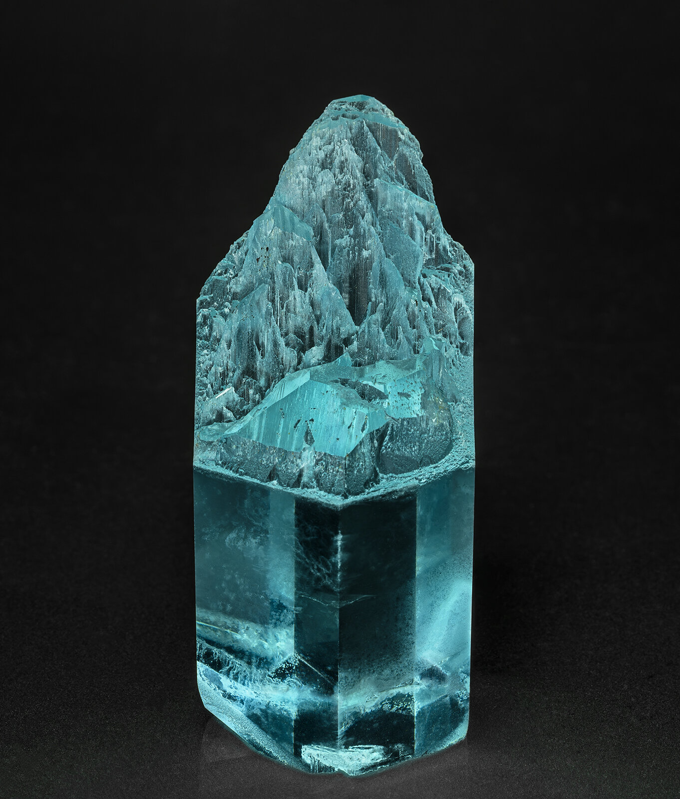 Beryl (variety aquamarine)
6.7 x 3.4 cm
(Autor: am mizunaka)