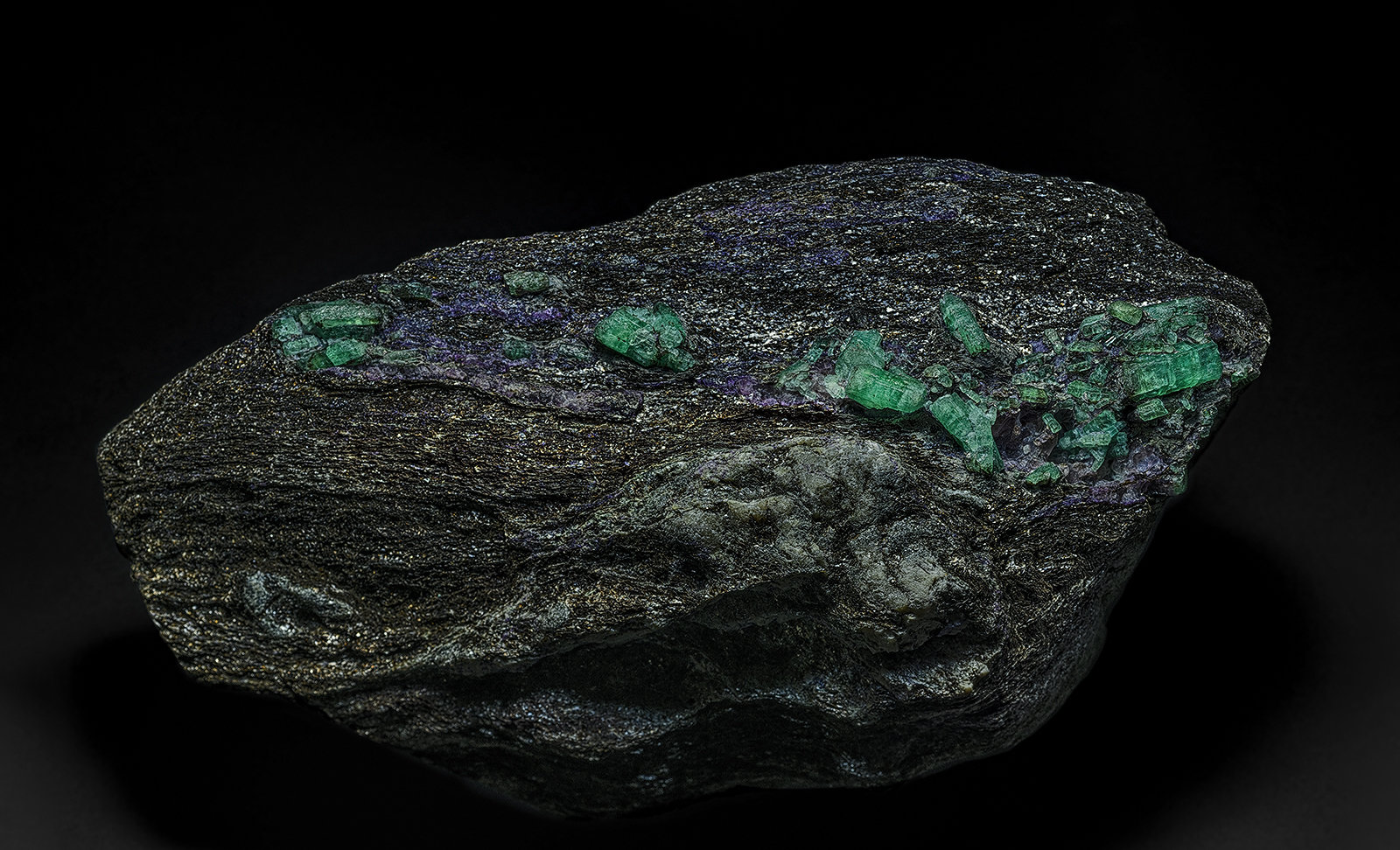 Beryl (variety emerald), Fluorite
18.2 x 11.2 x 6.7 cm
(Autor: am mizunaka)