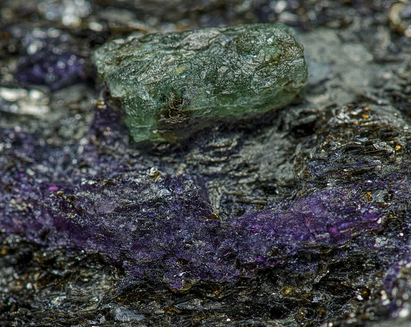 Beryl (variety emerald), Fluorite
(Autor: am mizunaka)