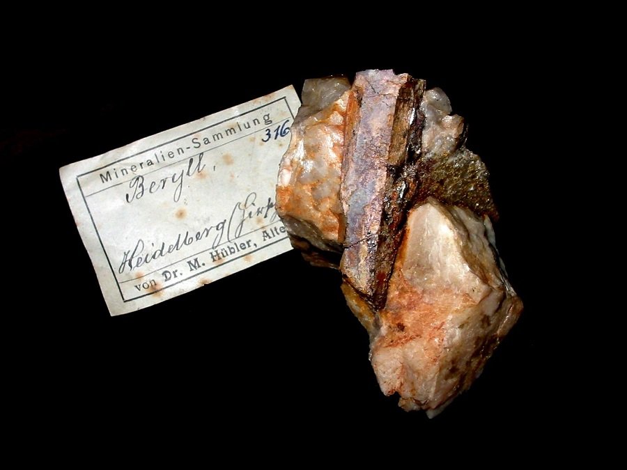 Beryl
6,8 x 5,5 cm
(Autor: Andreas Gerstenberg)