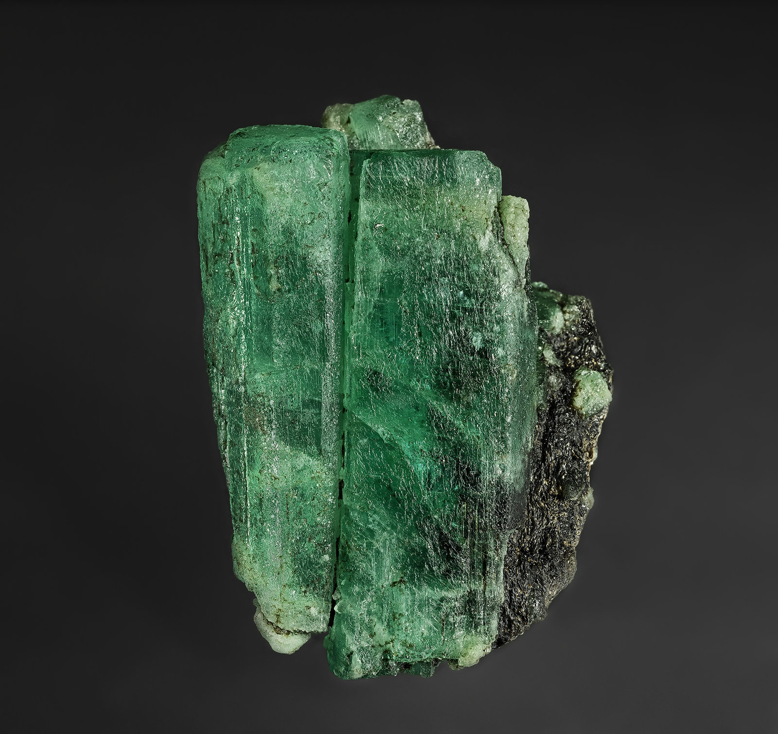 Beryl (variety emerald)
5.8 x 4.6 cm
(Autor: am mizunaka)
