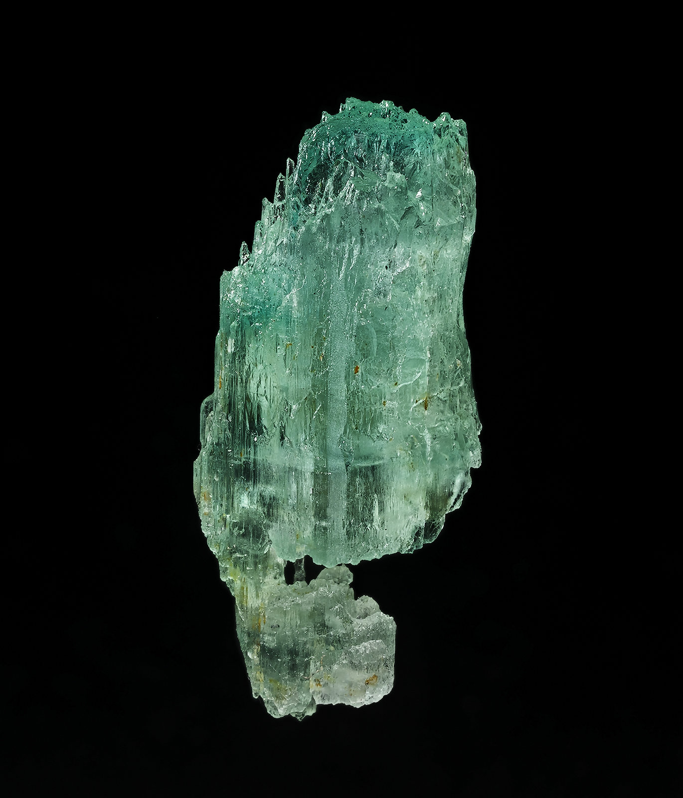 Beryl (variety emerald)
2.3 x 1.0 cm
(Autor: am mizunaka)