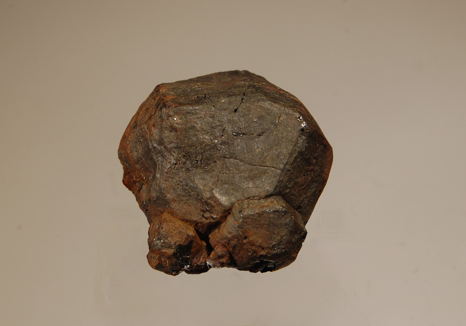 Betafite Group
2.4 x 2.6 cm
(Autor: Michael Shaw)