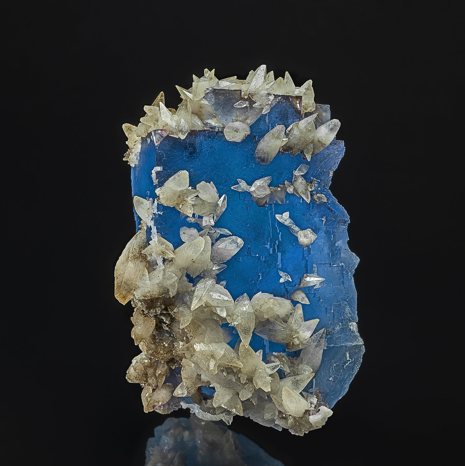 Fluorite, Calcite
7.6 x 5.0 cm
(Autor: am mizunaka)
