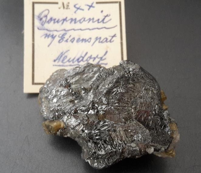 Bournonite
4,2 x 2,6 cm
(Autor: Andreas Gerstenberg)