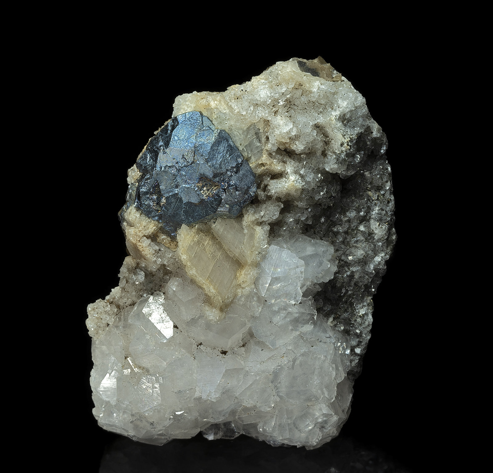 Bournonite, Calcite
5.1 x 4.0 cm
(Autor: am mizunaka)