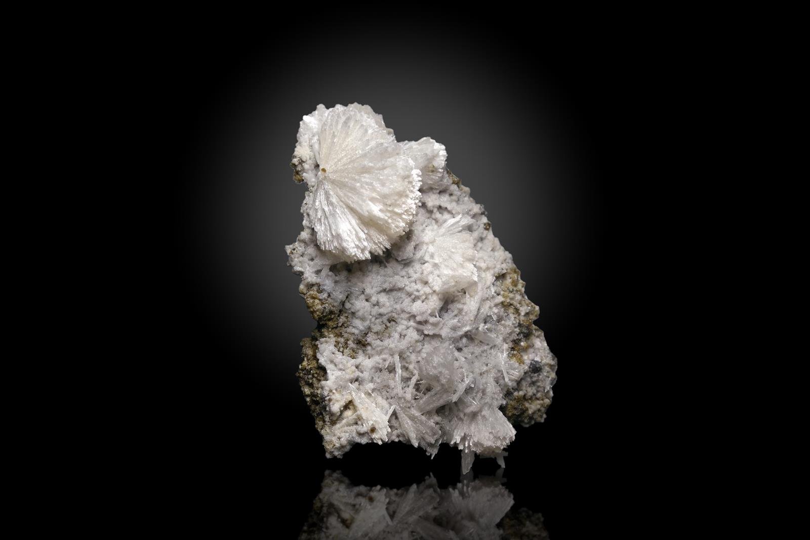 Bultfonteinite and Datolite (variety bakerite)
75 x 50 x 25 mm
(Autor: SunYi)
