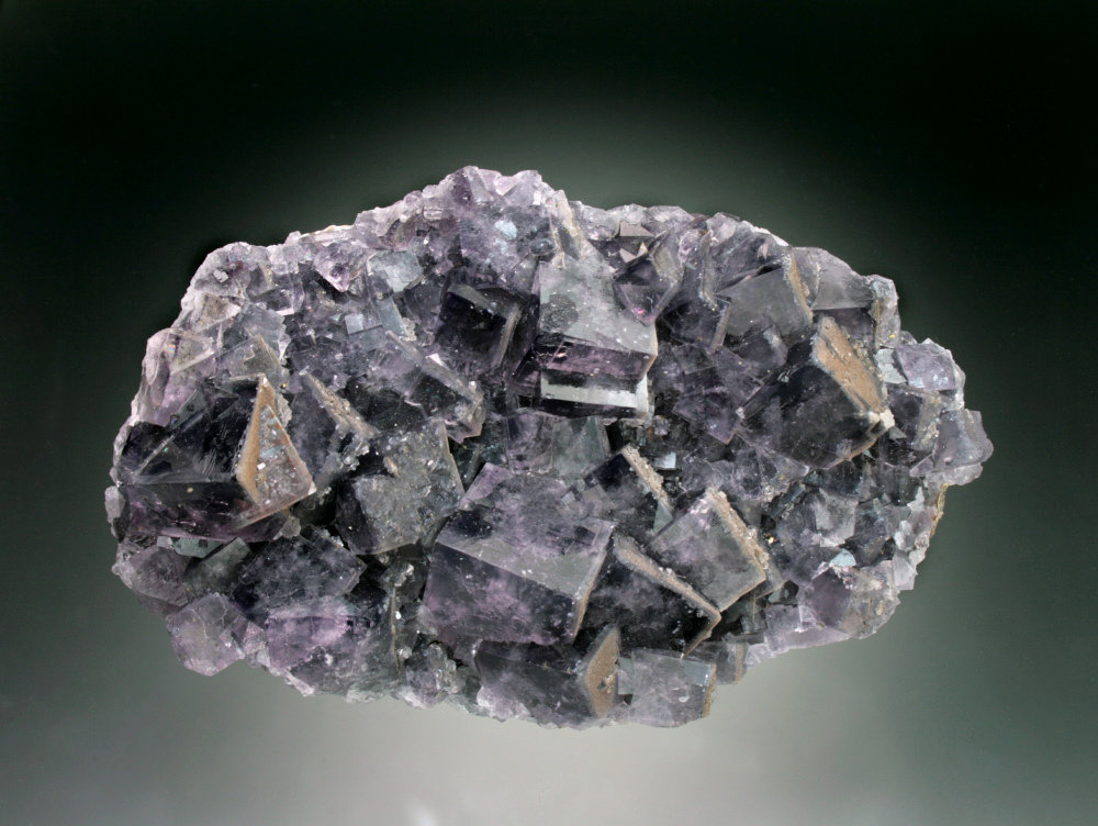 Fluorite
12x9x4 cm overall size
(Autor: Jesse Fisher)
