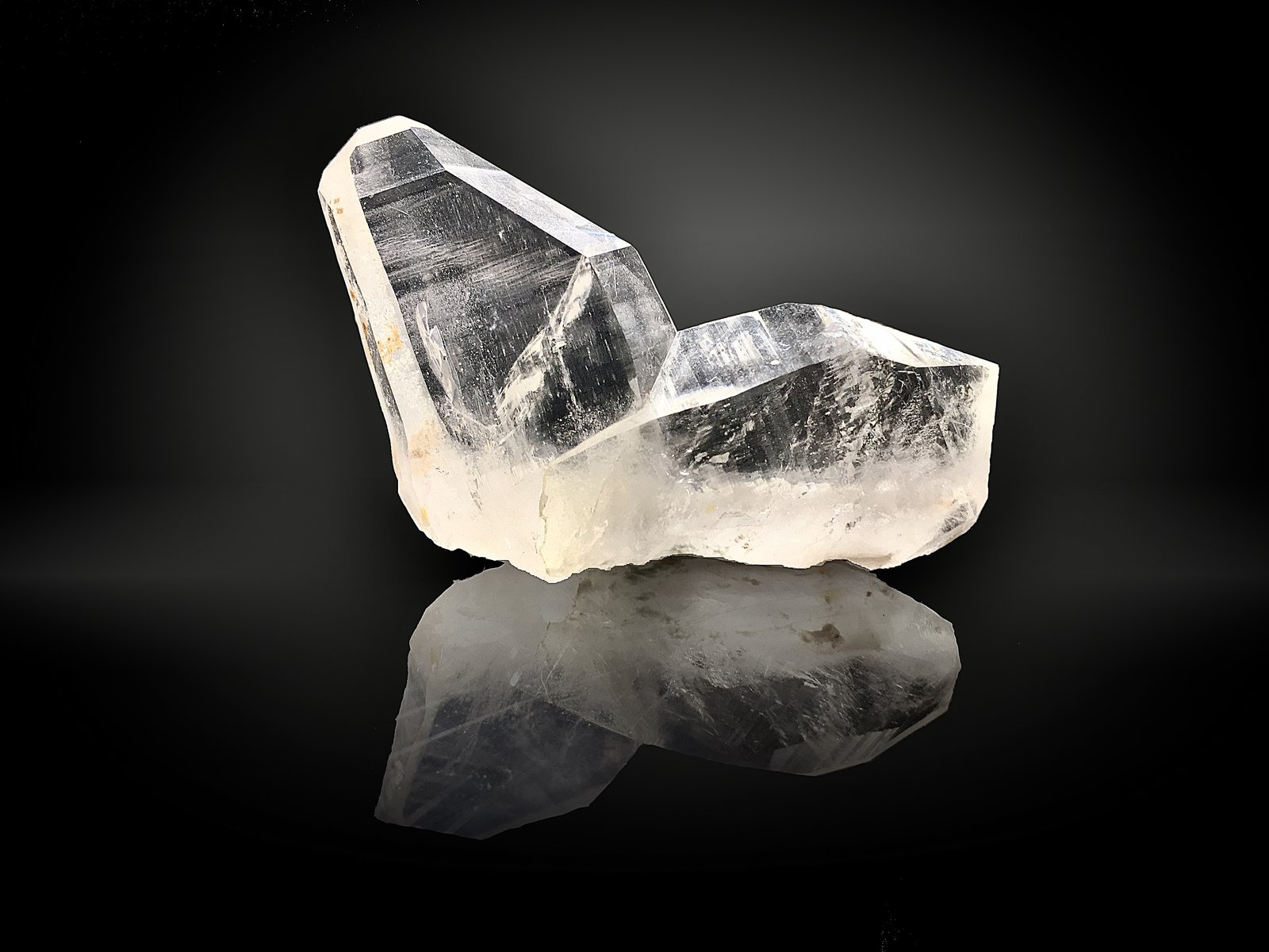 Quartz
4.8 x 3.5 x 1.3 cm
(Autor: eric8he)