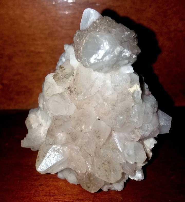 Calcite
7 x 4 x 3.5 cm
(Autor: mineralenzo)