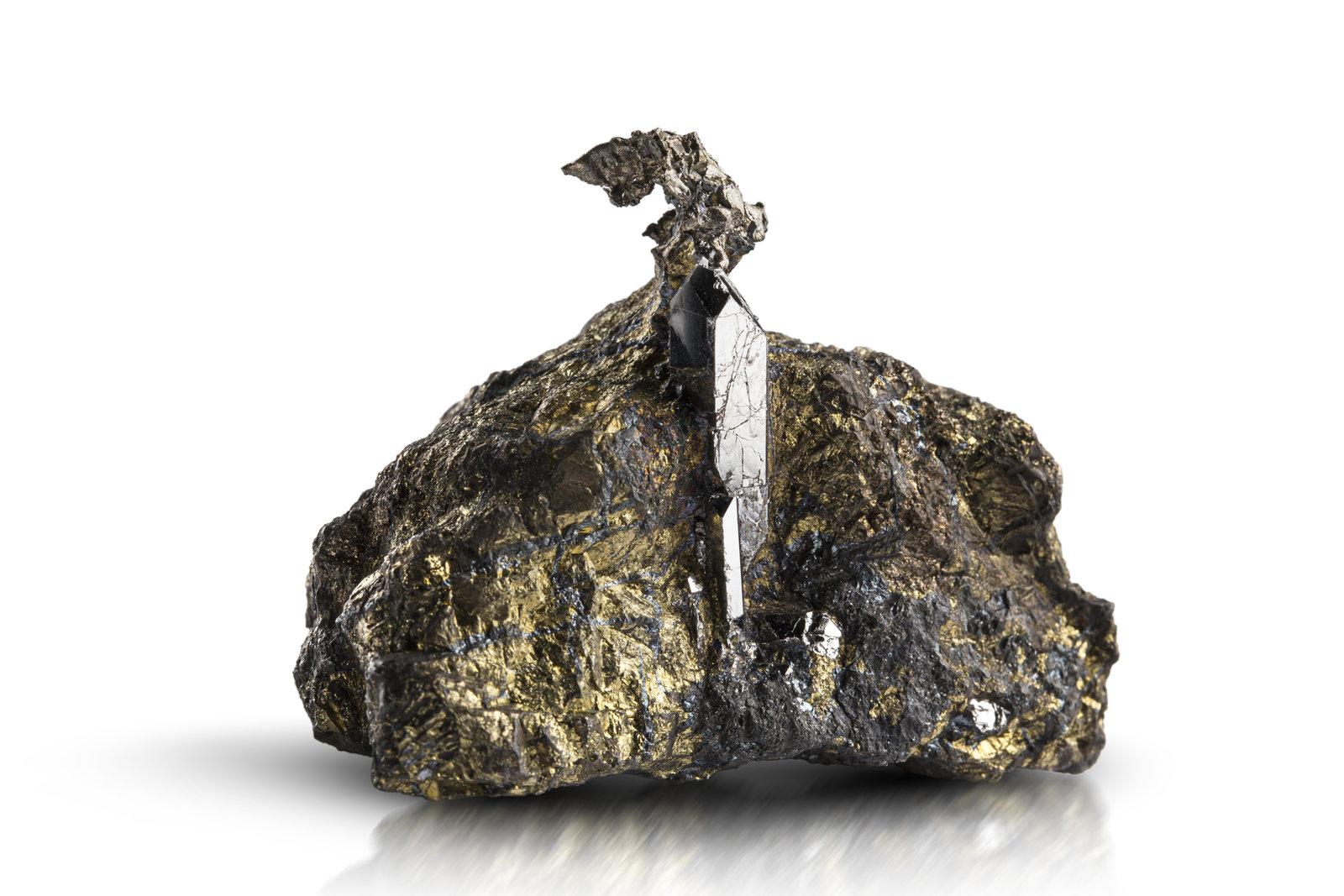 Cabriite on Sperrylite and on Chalcopyrite
6 x 4 x 4.5 cm / main crystal: 1.8 cm
(Autor: MIM Museum)