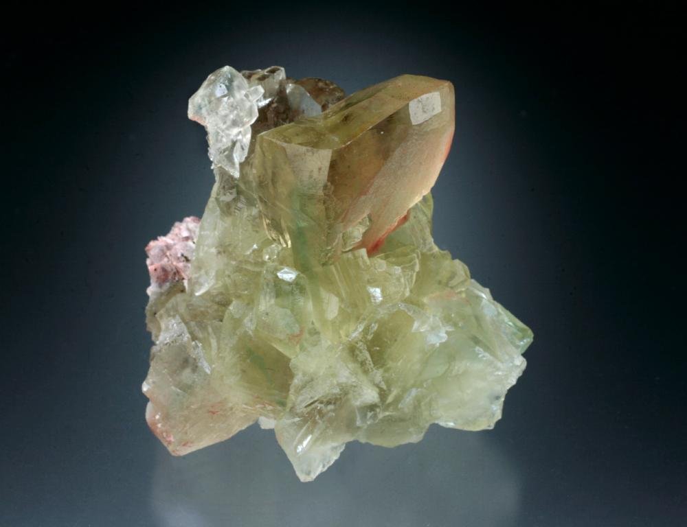 Fluorite
5x5x4 cm overall size
(Autor: Jesse Fisher)