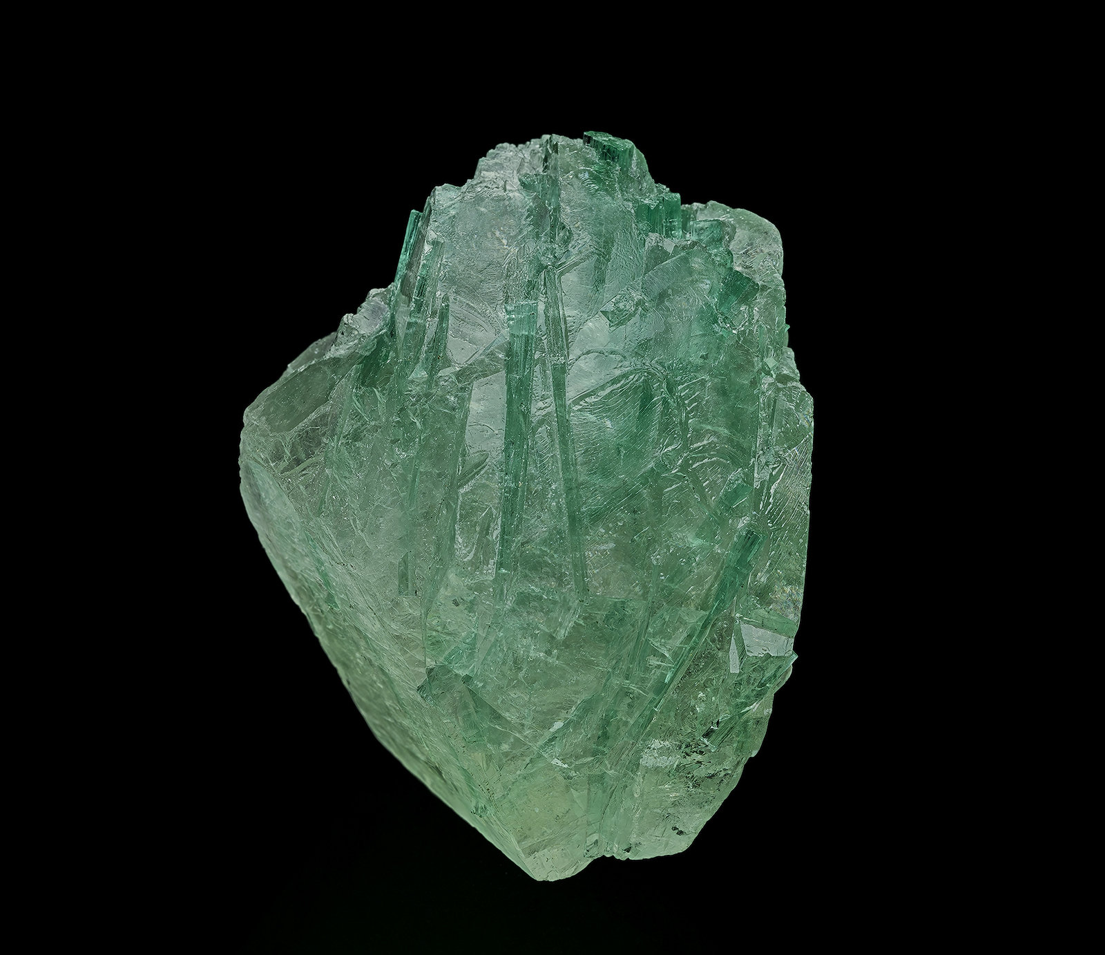Calcite, Beryl (variety emerald)
4.8 x 4.0 cm
(Autor: am mizunaka)