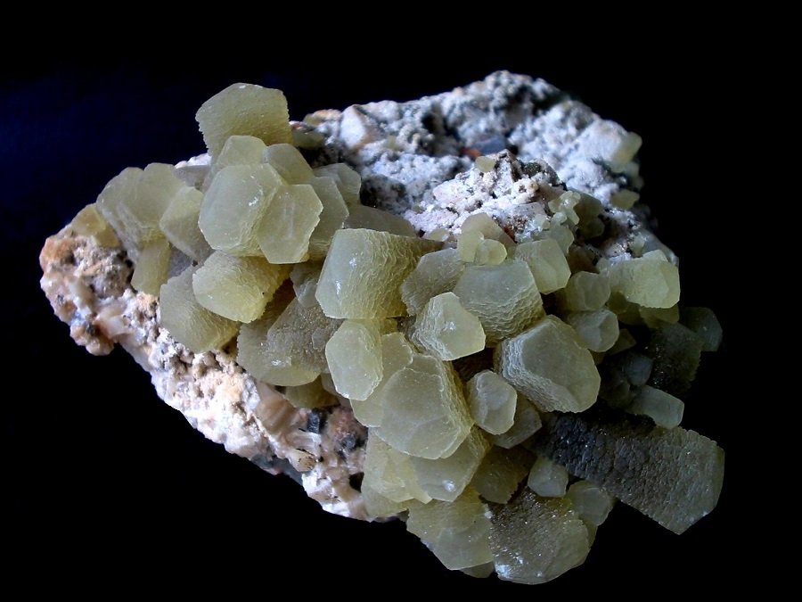 Calcite, Dolomite, Fluorite
11 x 8 cm
(Autor: Andreas Gerstenberg)