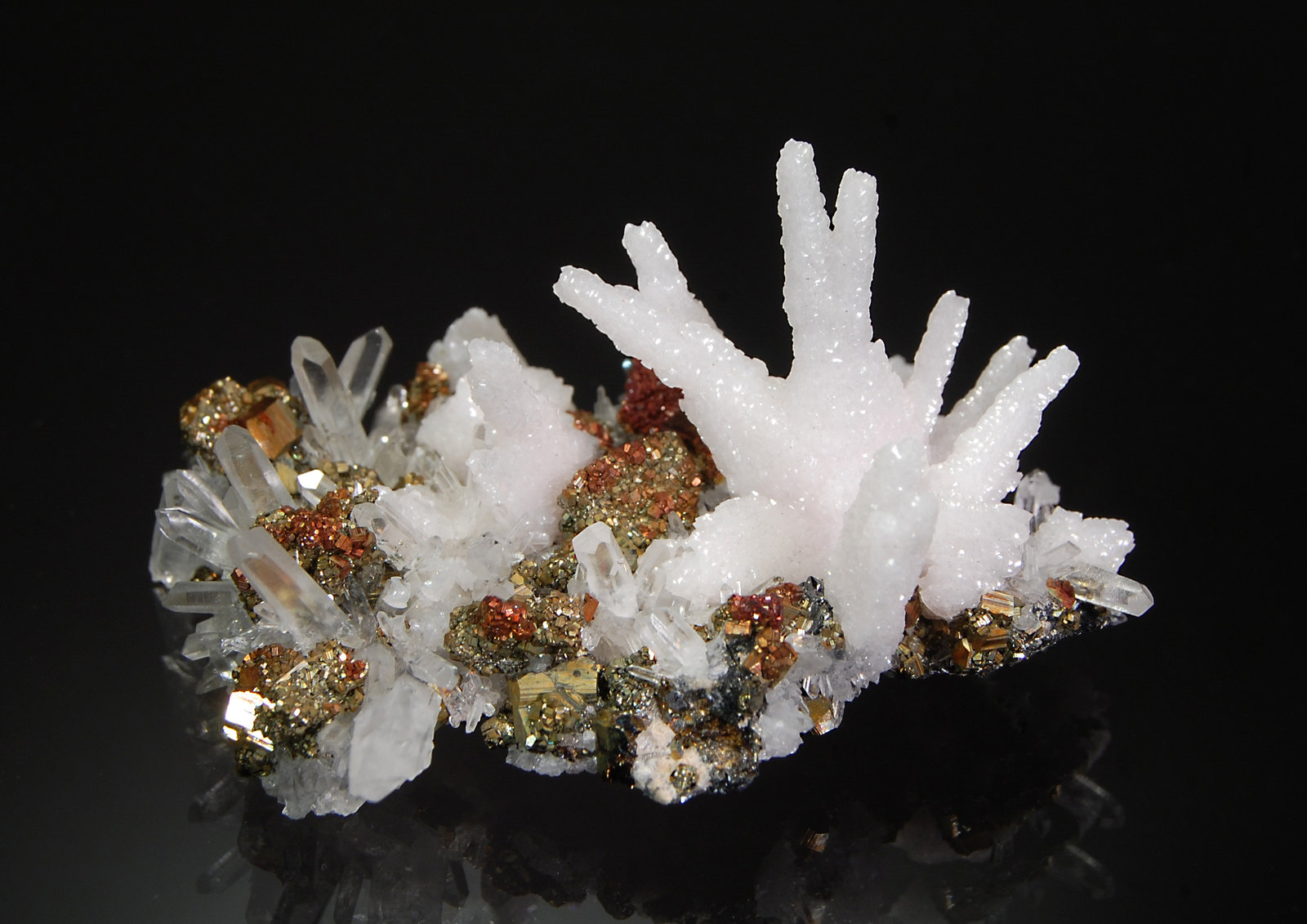 Calcite
4.0 x 6.0 cm
(Autor: Michael Shaw)