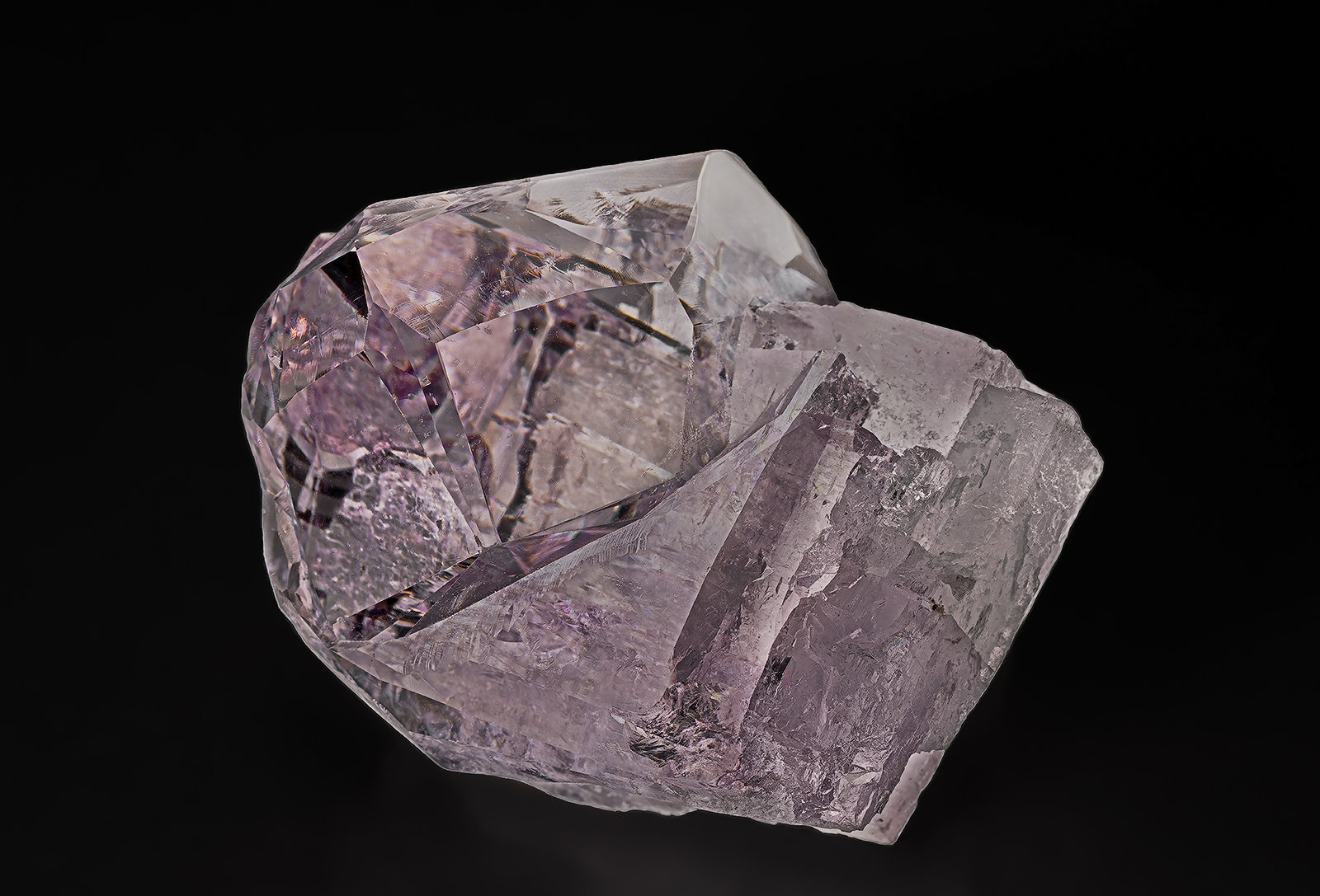 Calcite
4.0 x 3.3 cm
(Autor: am mizunaka)