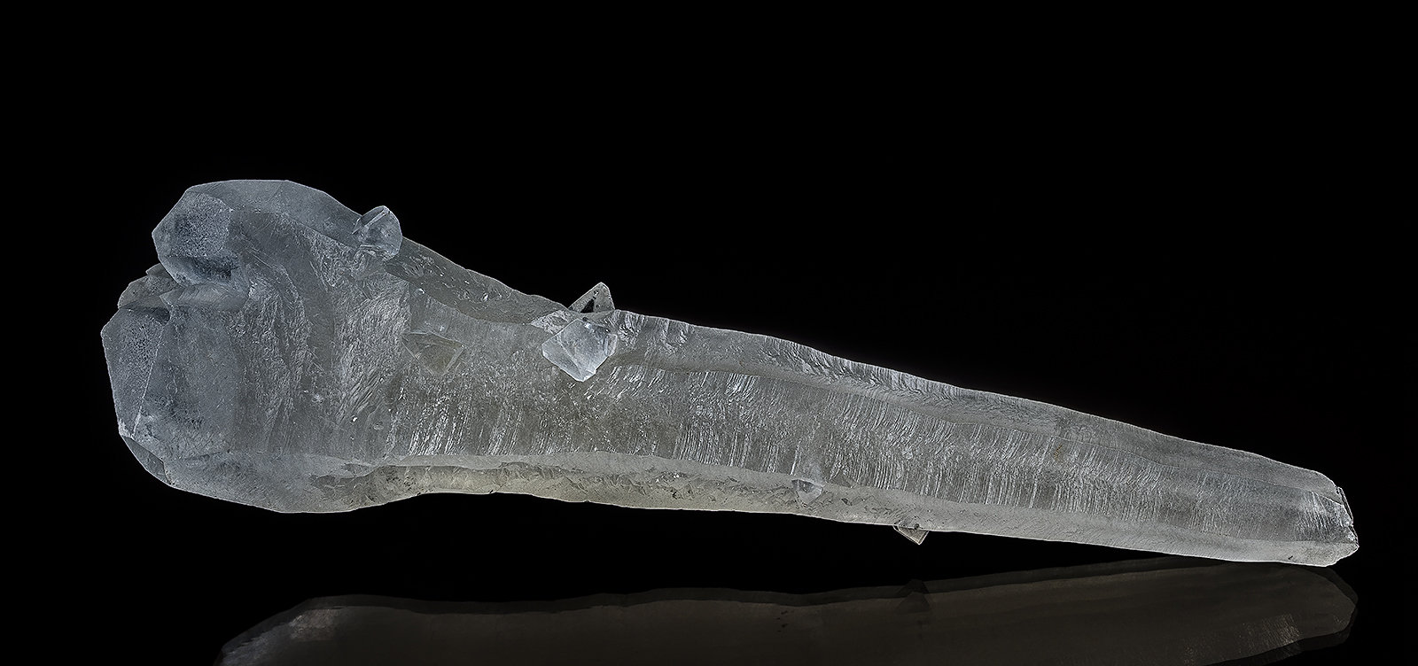 Calcite
14.3 x 3.5 cm
(Autor: am mizunaka)
