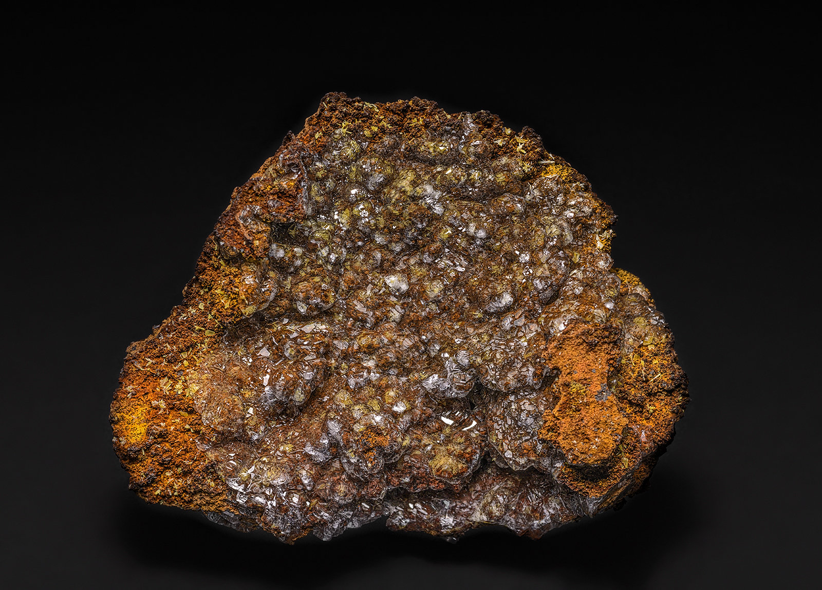 Calcite, Mimetite, Wulfenite
7.0 x 5.7 cm
(Autor: am mizunaka)