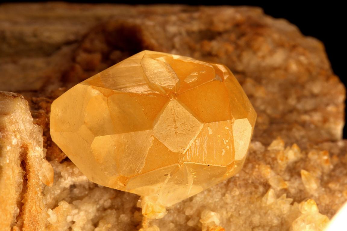 Calcite
crystal size 16 mm
(Autor: Gerhard Brandstetter)
