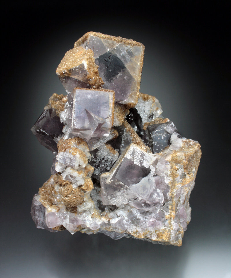 Fluorite, Ankerite, Quartz
10x8x6 cm overall size
(Autor: Jesse Fisher)