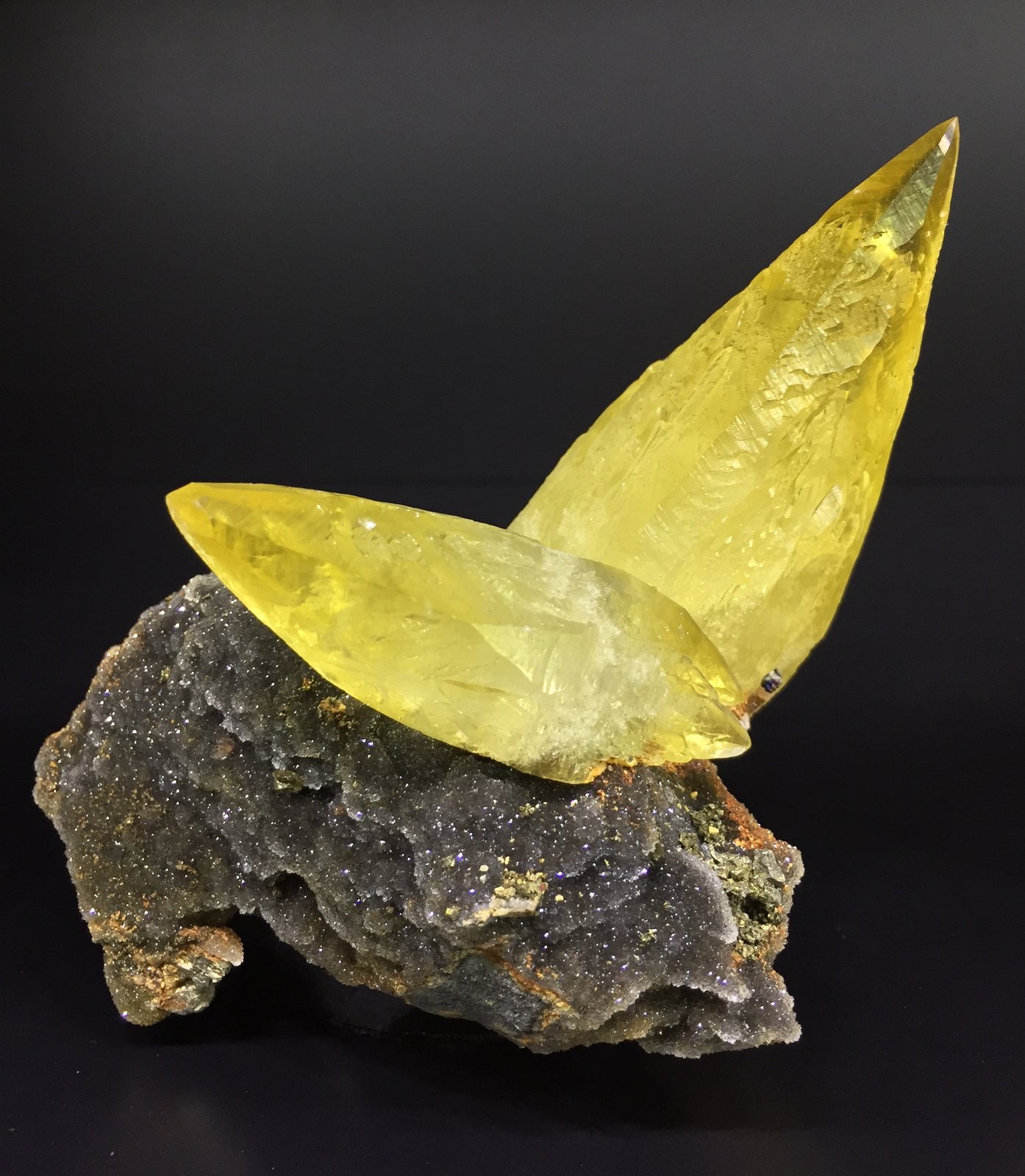 Calcite
11 cm x 10 cm x 6 cm
(Autor: Turbo)