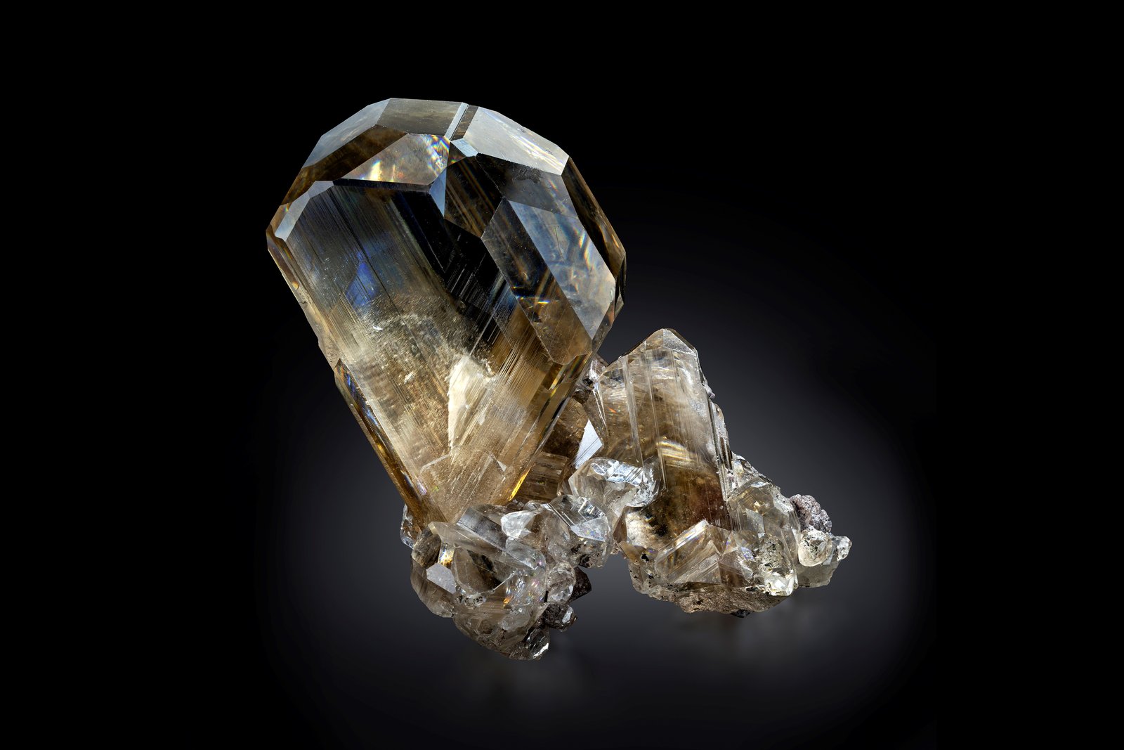 Cerussite
6 x 5 x 5.5 cm / main crystal: 5.4 cm.
(Autor: MIM Museum)