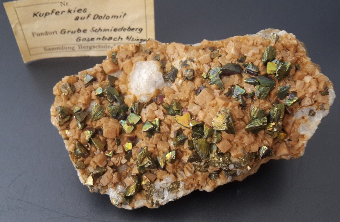 Chalcopyrite on Siderite
9,5 x 5 cm
(Autor: Andreas Gerstenberg)