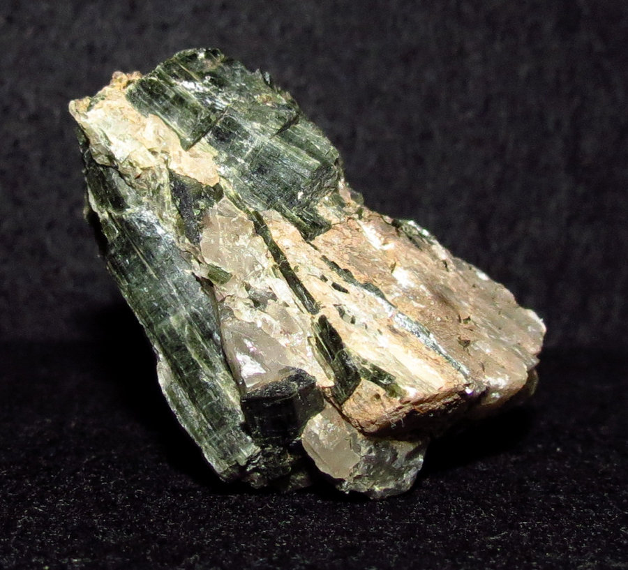 Actinolite-Tremolite Series
5 cm
(Autor: NellsRocks)