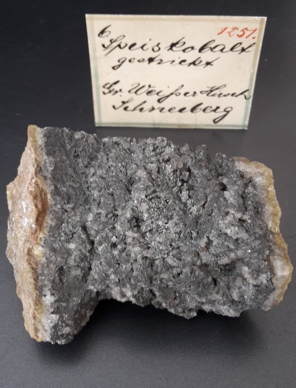 Nickelskutterudite (chloanthite)
7 x 5 cm
(Autor: Andreas Gerstenberg)