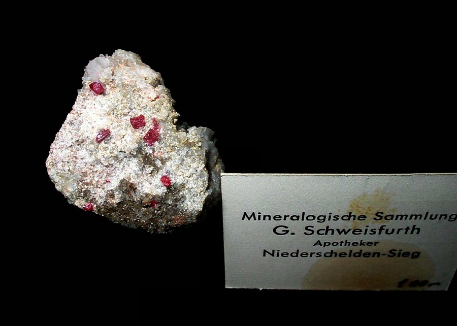 Cinnabar
2,8 x 2,3 cm
(Autor: Andreas Gerstenberg)
