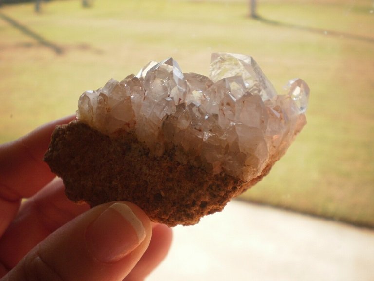 Quartz
3" high and 1 3/4" wide and 1 3/8" deep
(Autor: Reelgoodwoman)