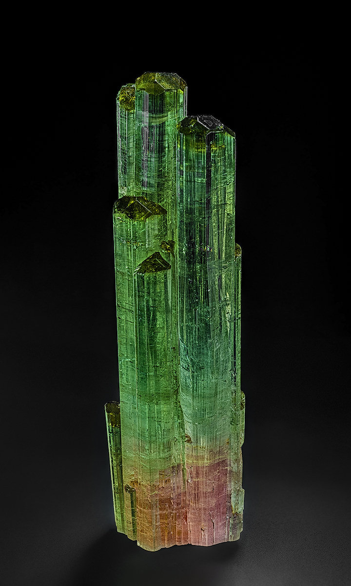 Elbaite
9.4 x 2.4 cm
(Autor: am mizunaka)