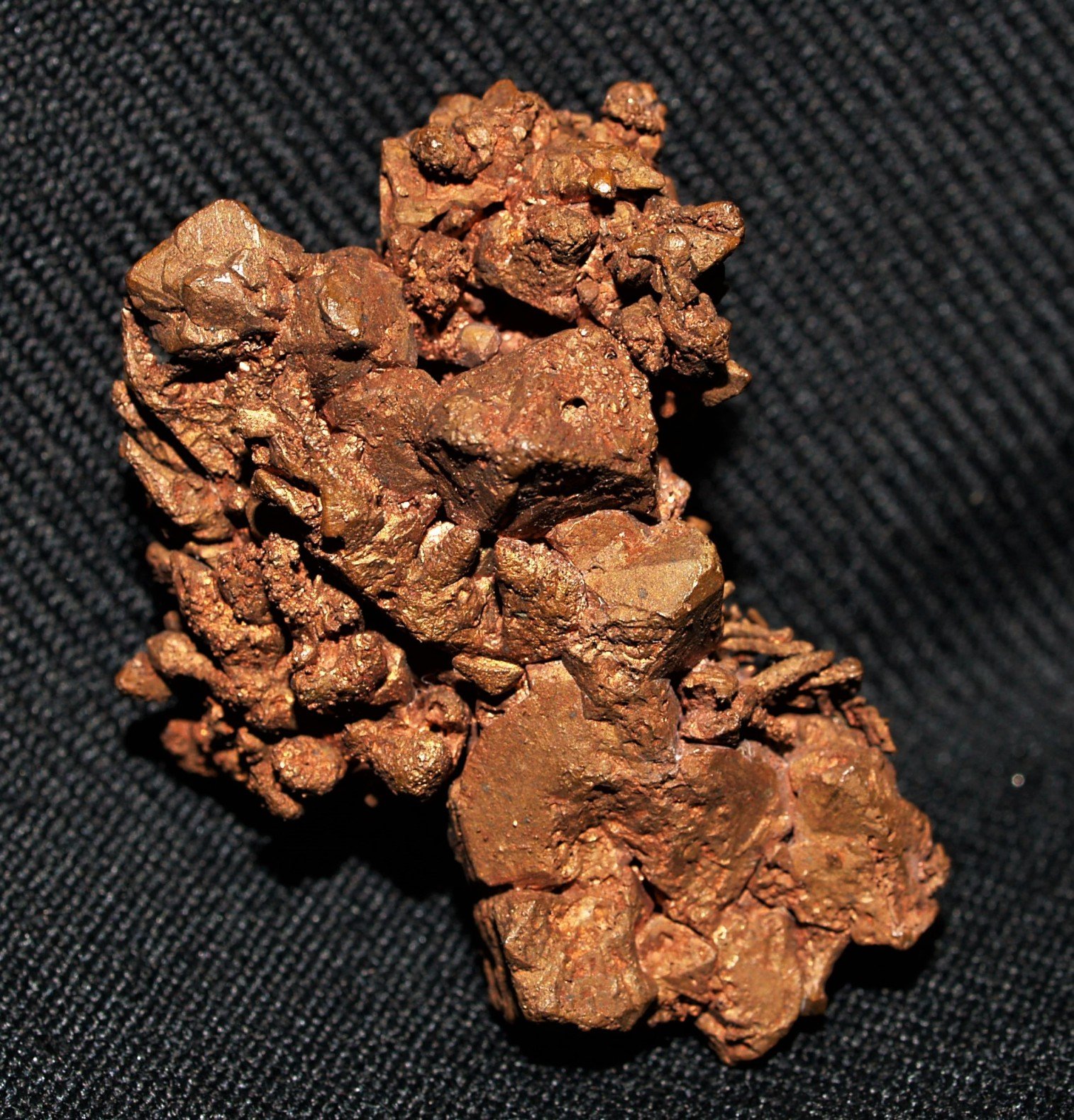 Copper
4x2.5x2 cm
(Autor: Joseph DOliveira)