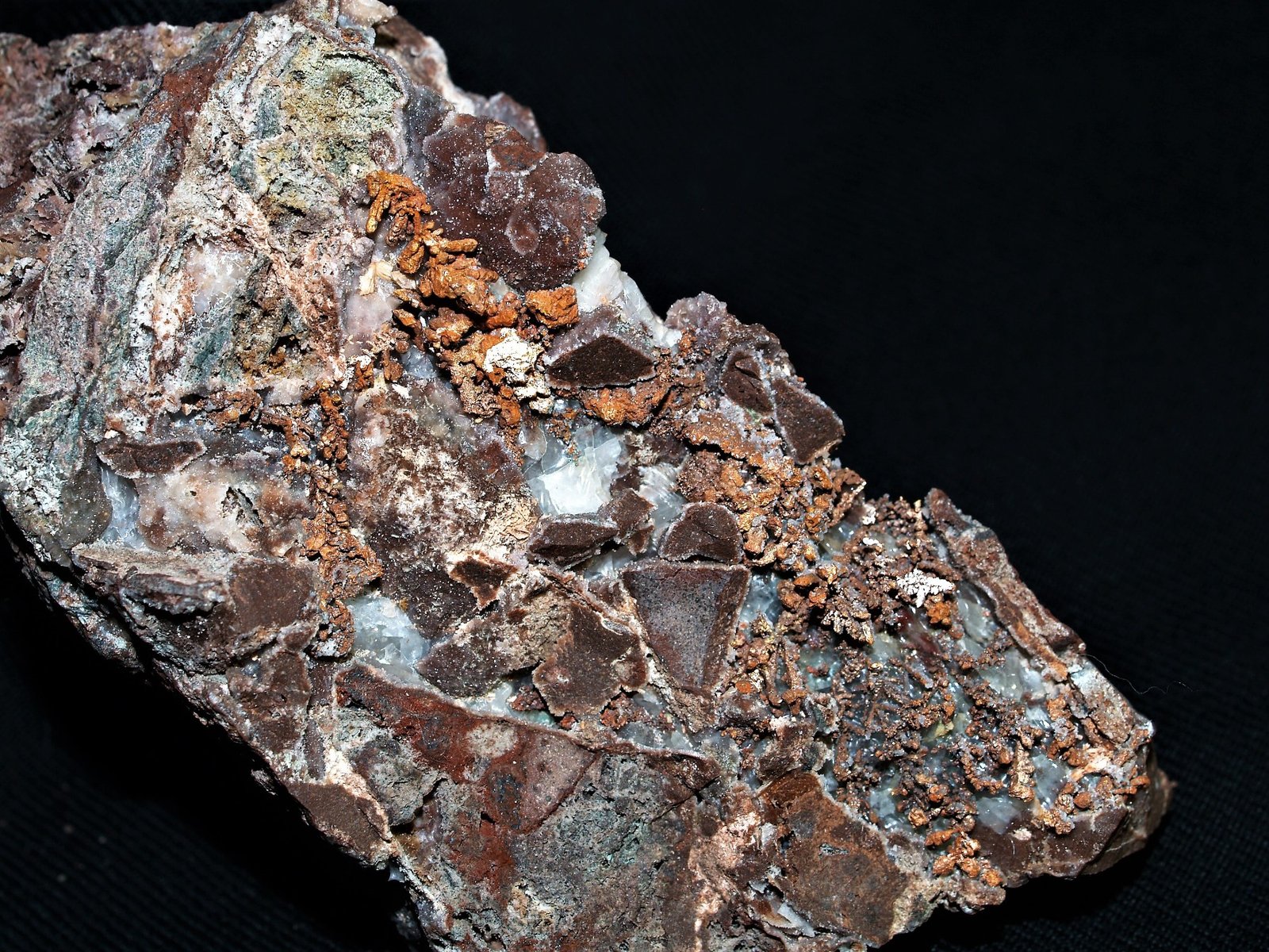 Copper
11x5x5 cm
(Autor: Joseph DOliveira)