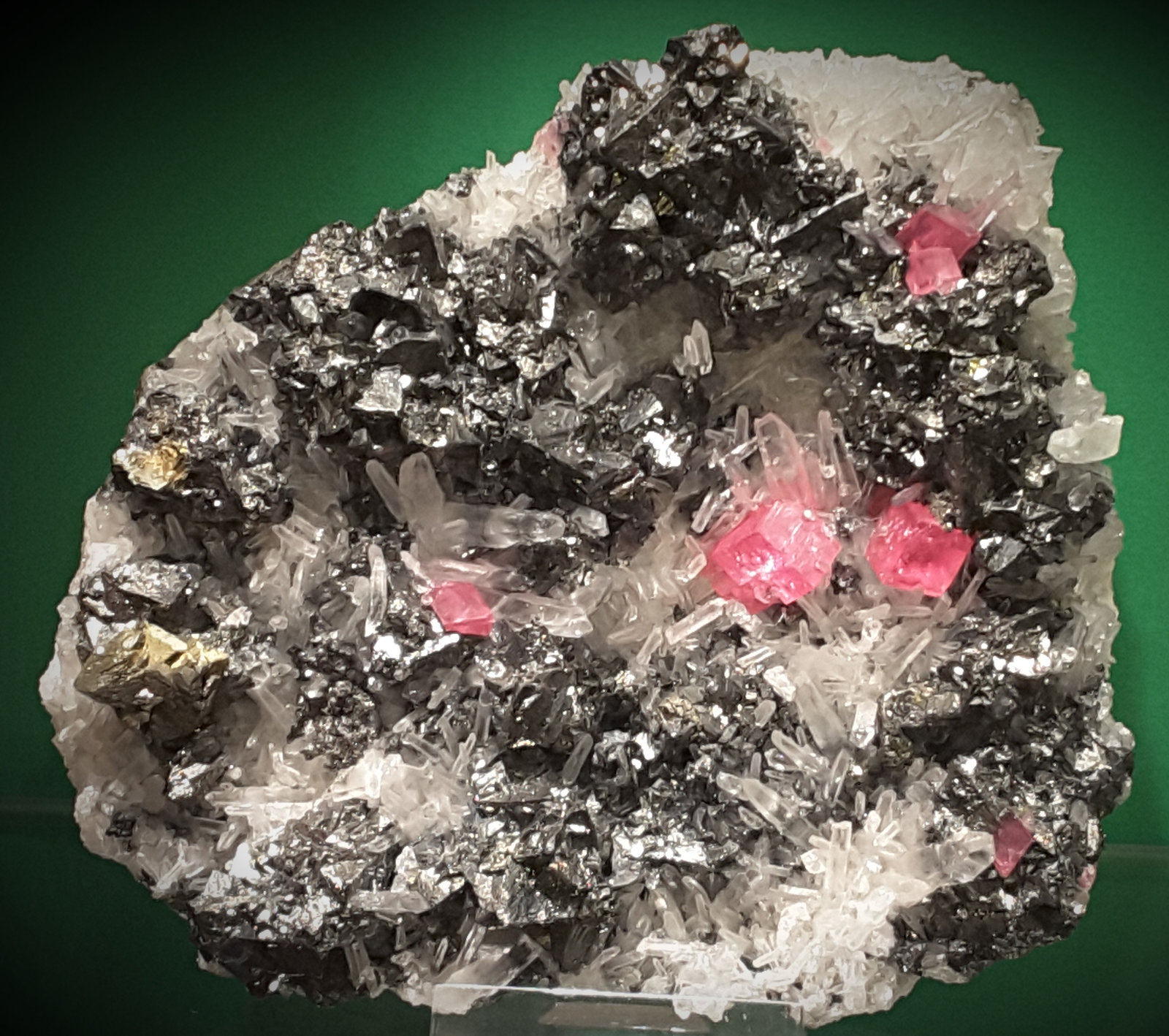 Rhodochrosite, Tetrahedrite, Chalcopyrite, Quartz
13x11 cm
(Autor: chris)
