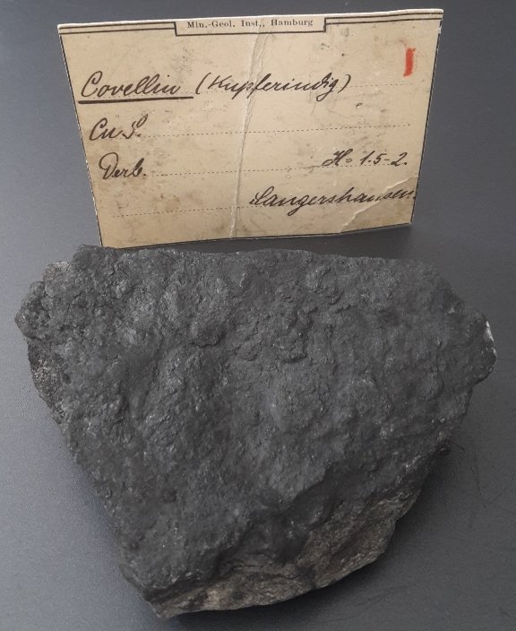 Covellite
8,5 x 7 cm
(Autor: Andreas Gerstenberg)